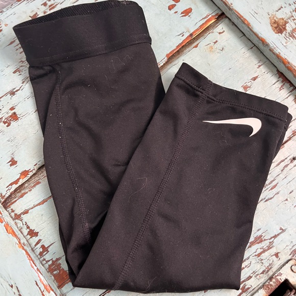 black nike pro capris - Picture 3 of 3